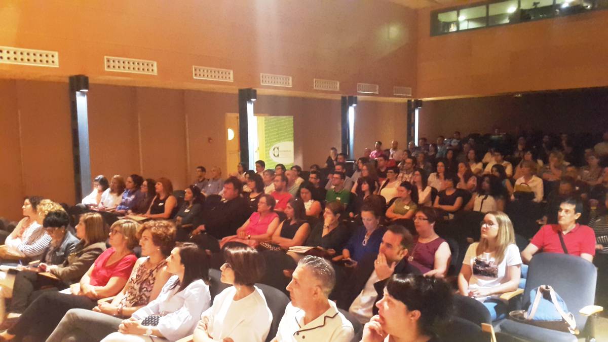 El "I Foro por el Empleo" conecta en Orihuela a más de 250 desempleados con empresas